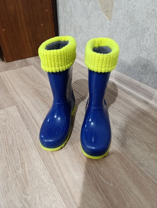 Чоботы детские 28 р. 17,5 см.