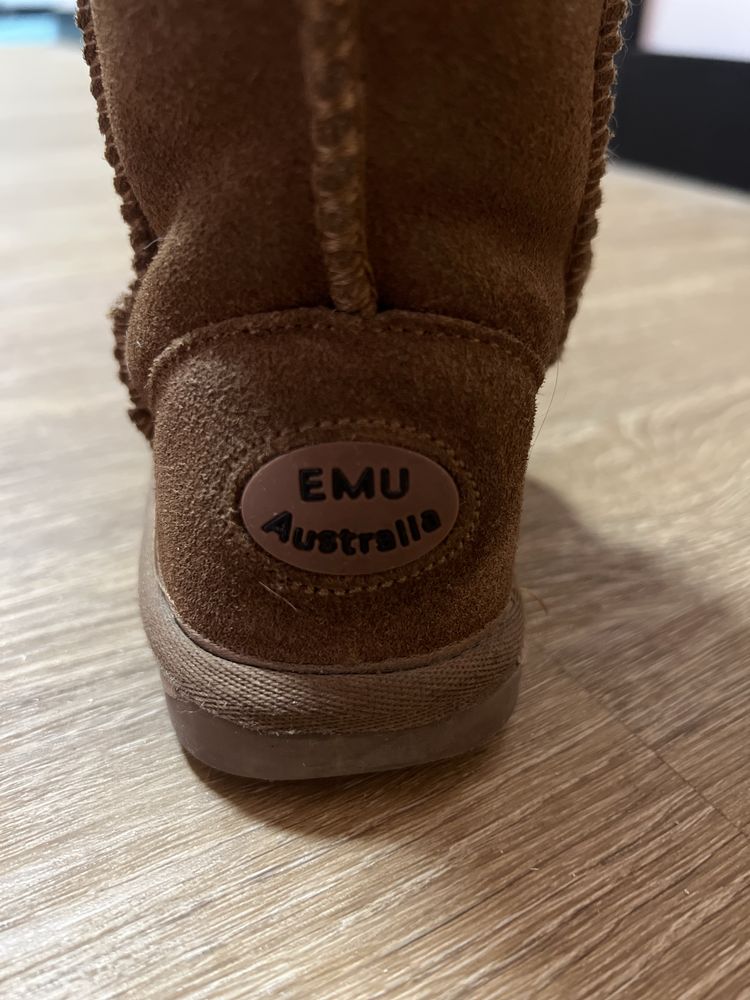 Emu Australia sarenki 24
