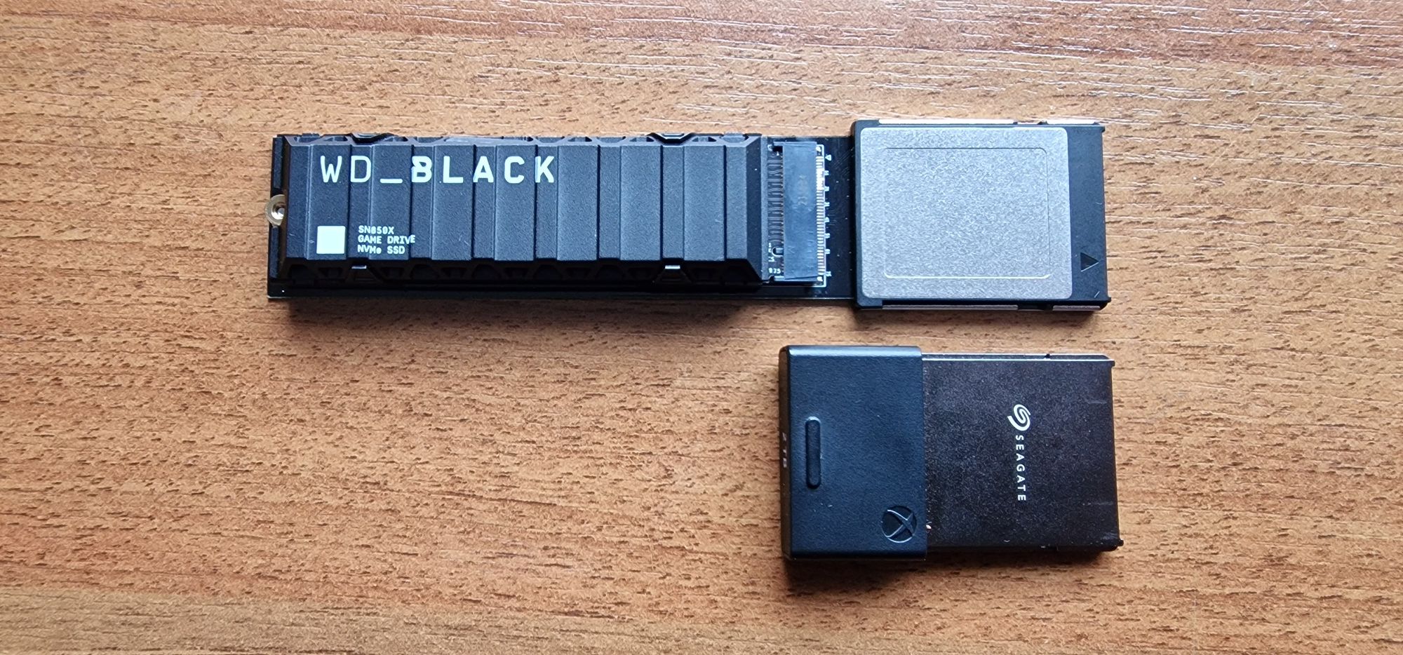 CFexpress adapter SSD M.2 NVMe 
Adapter 
Adapter