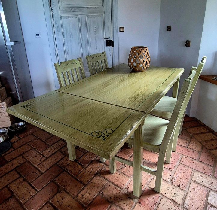 Piękny Stół drewniany