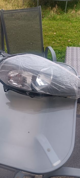 Fiat Grande Punto lampa przednia prawa nową oryginalna
