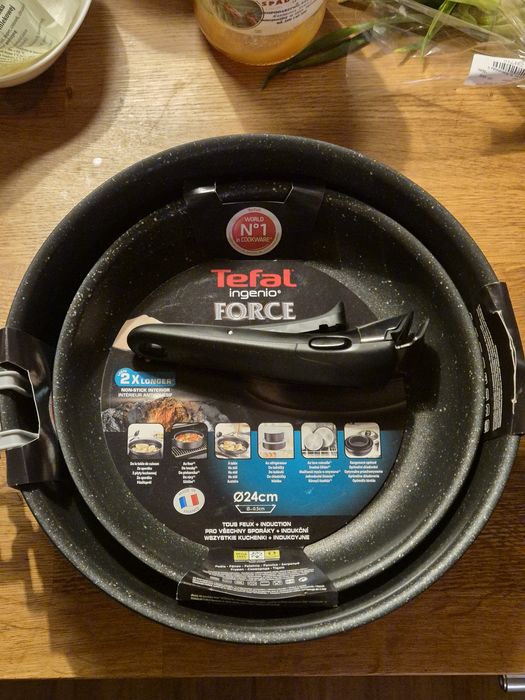 Patelnia 24cm + wok 28cm Tefal Ingenio Force