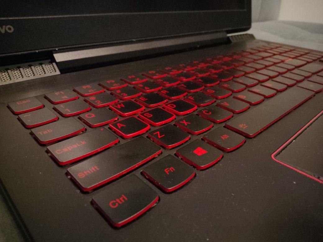 Lenovo y520 gamingowy laptop