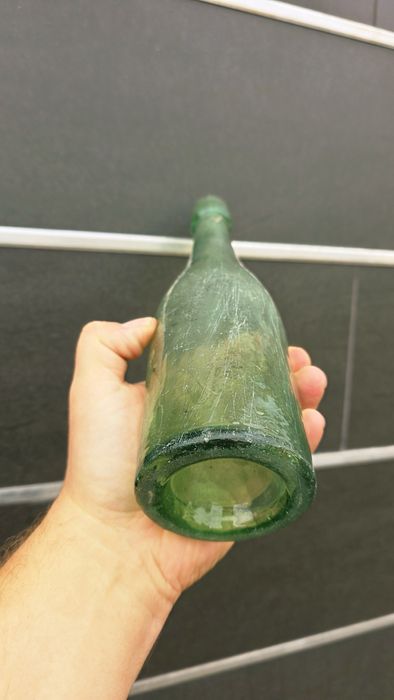 Stara, przedwojenna butelka Sinalco