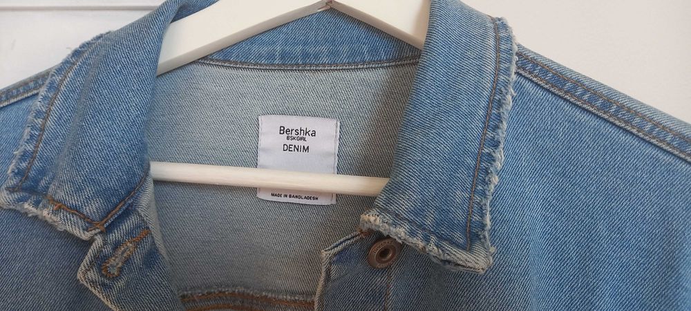 casaco novo de ganga, por estrear, tamanho m, marca bershka