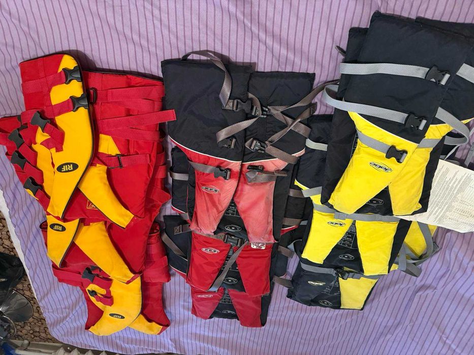 Продаю спасательные жилеты jobe buoyancy aid 50N