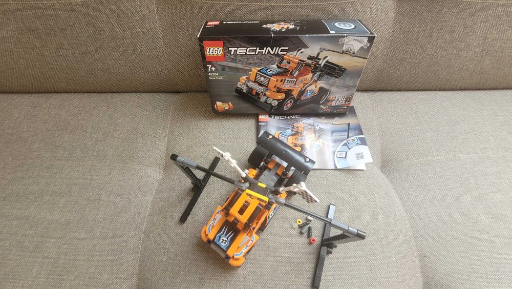 HO HO HO - LEGO Technic 42104 - Ciężarówka Wyścigowa 2w1 - KOMPLETNY