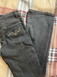 Жіночі джинси кльош
