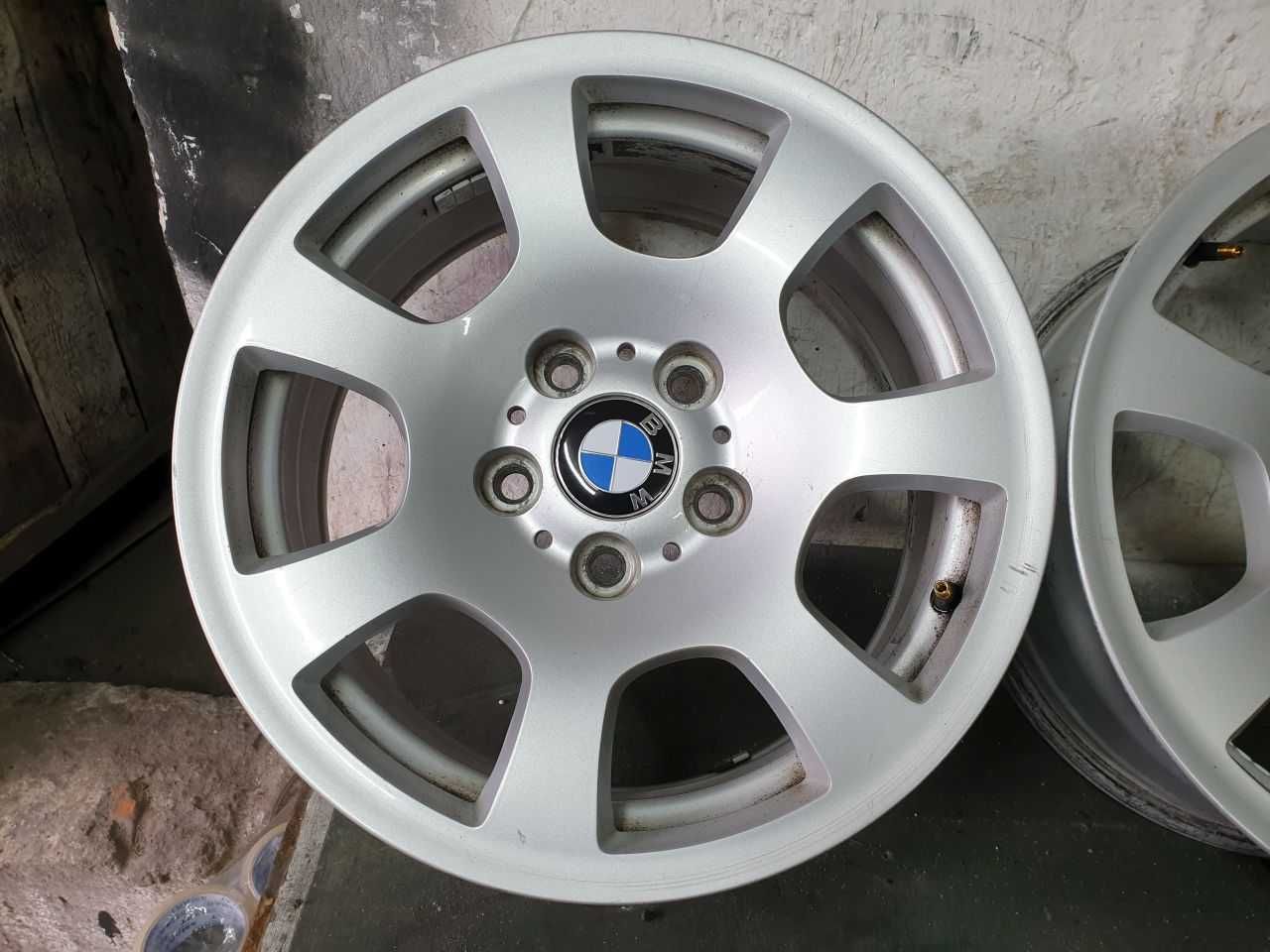 Felgi aluminiowe BMW R16 5x120 7JX16H2 IS 20 centr 72,6mm