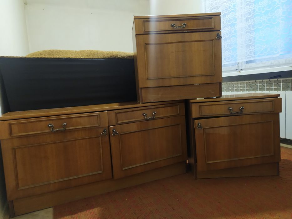 Продам 2 тумбочки і тумбу. Самовивіз