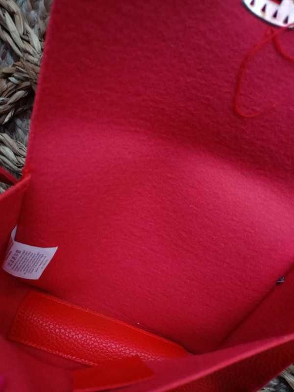 Mała torebeczka czerwona na pasku torebka