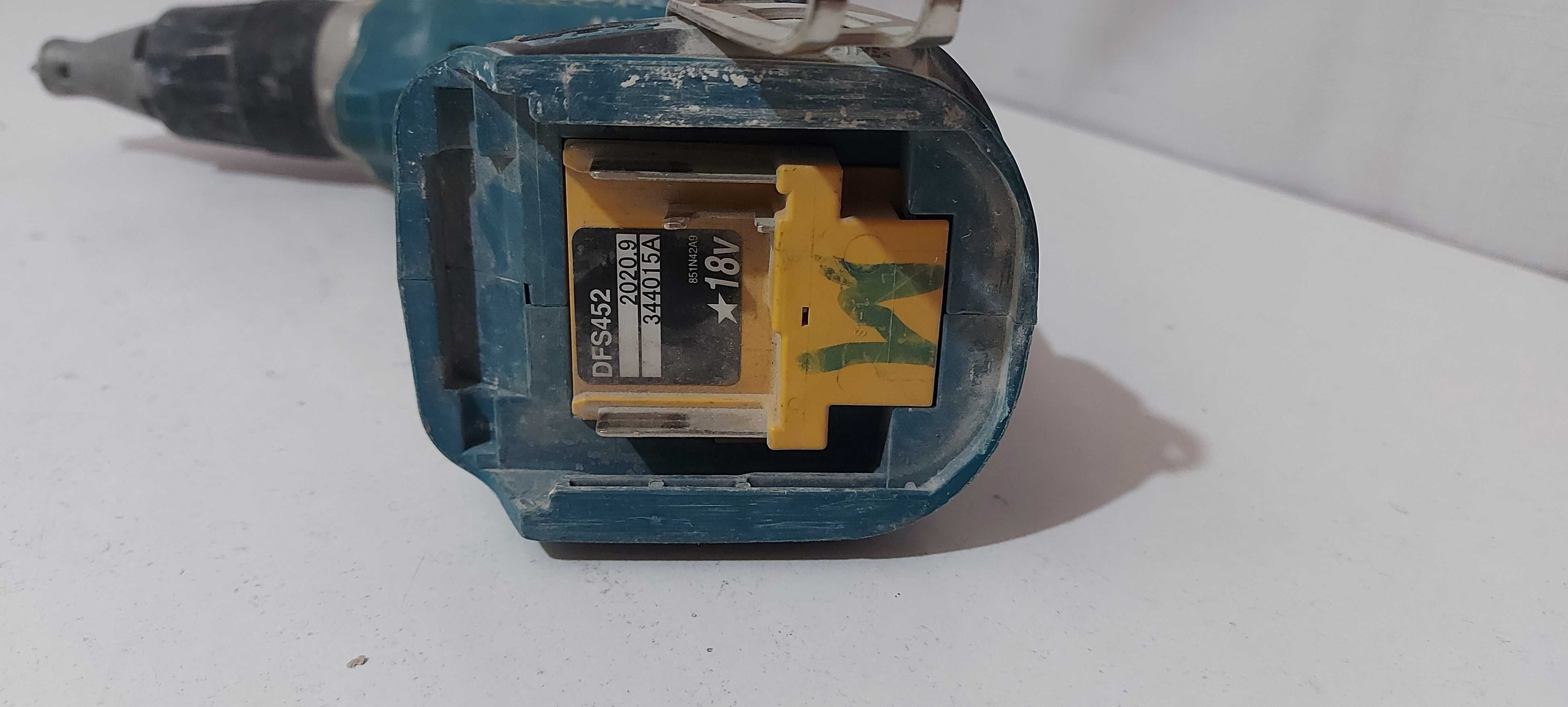 Wkrętarka do regipsów Makita DFS452 18V Body