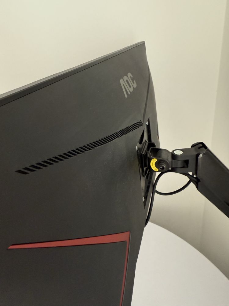 Monitor AOC 27G2SAE 27” 165 Hz 1 ms – stan idealny
