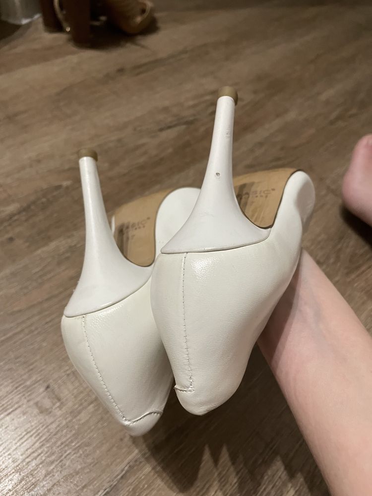 Білі весільні туфлі 37 розмір