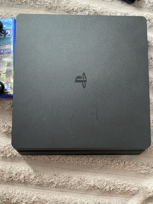 Playstation 4 slim два диска в подарок