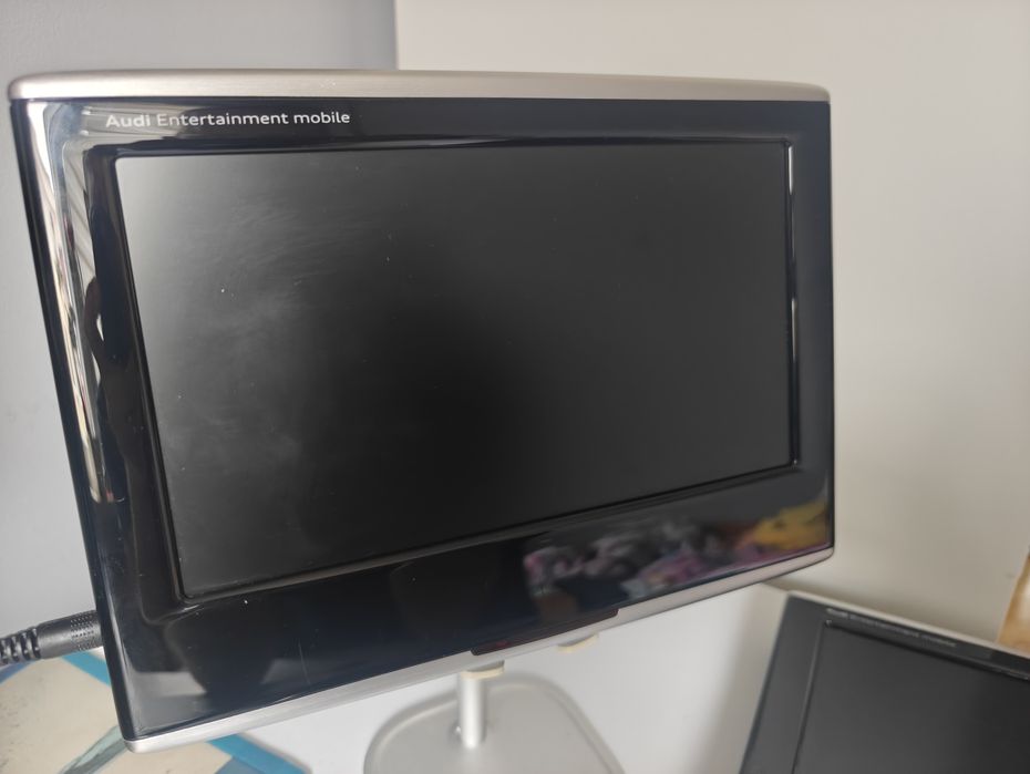 Audi Entertainment Mobile monitory