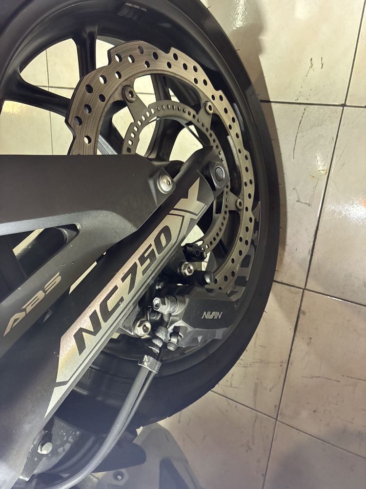 Mota Ncx bem equipada com material original Honda motoboxe penafiel