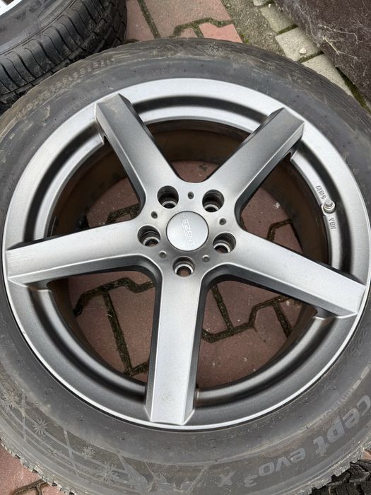 Komplet kół zimowych 5x108 Ford Volvo 225/60/18 Hankook