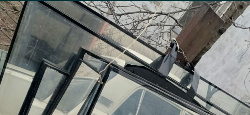 Продам двери двух створчатые алюмин