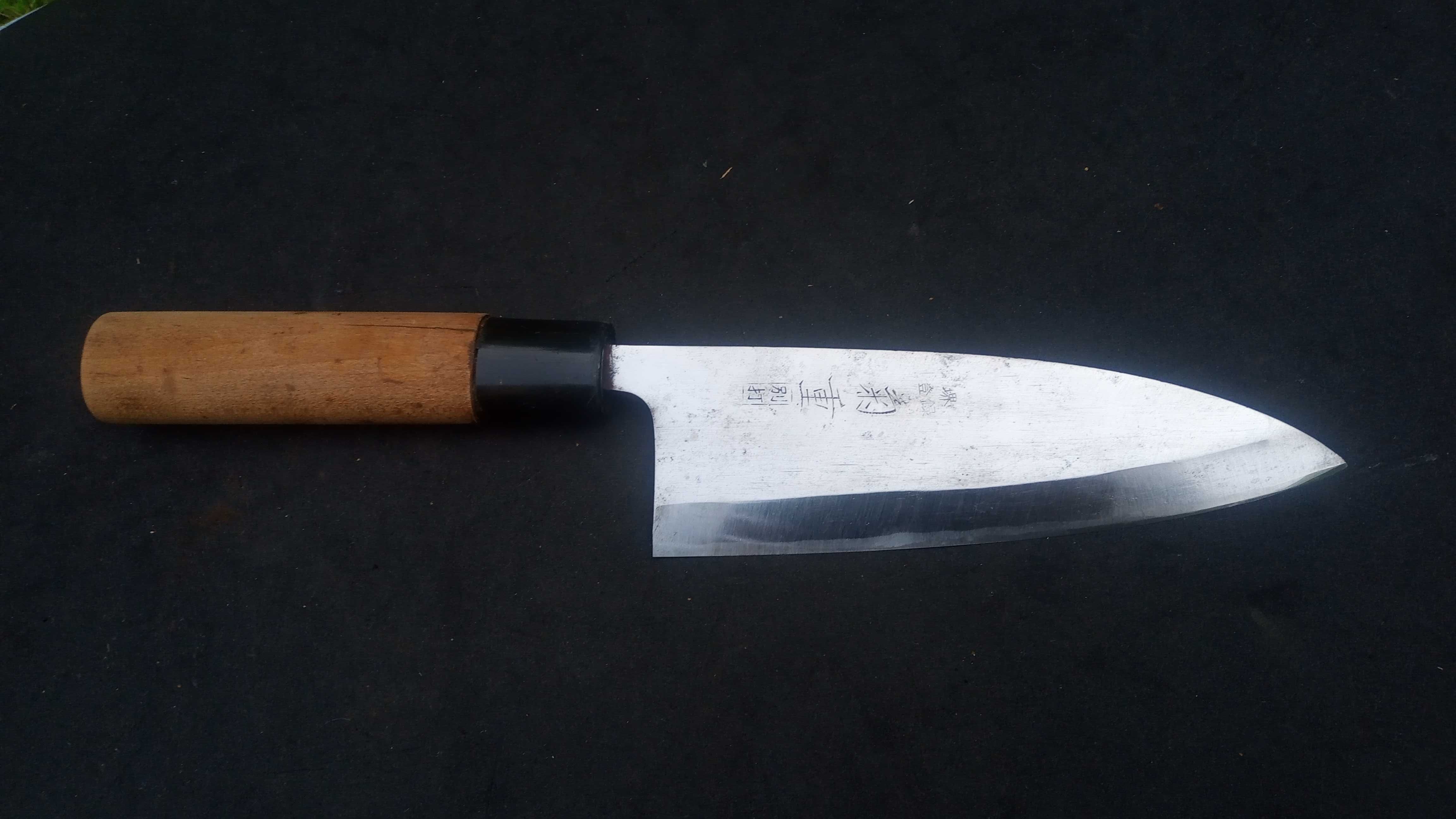 Nóż japoński 菊重 Kikujū deba stal węglowa