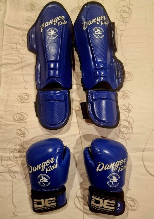 Kit Kickboxing Infantil (Luvas e Caneleiras)