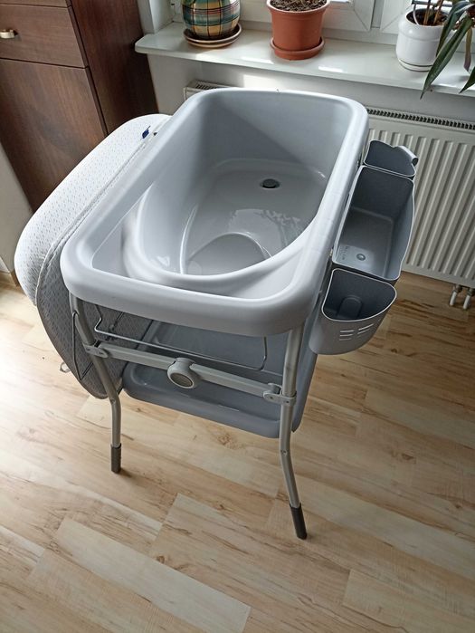 Przewijak z wanienką Chicco Cuddle & Bubble komoda kąpielowa + gratisy