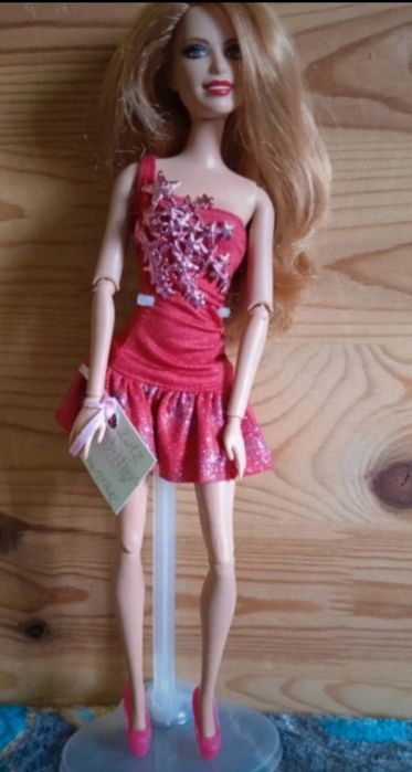 Lalka Barbie/ Summer "Fashionistas" / 2012