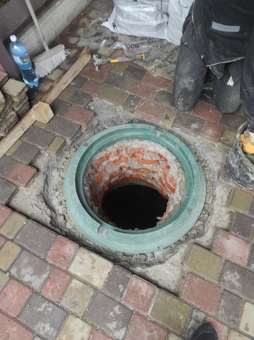 Очистим сливную яму или Септик любой сложности.