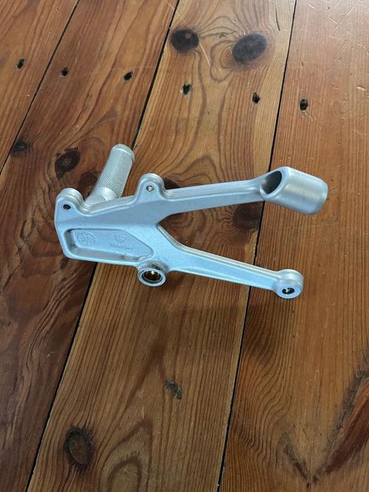 Podnóżek set lewy Ducati Panigale V4 Streetfighter