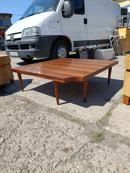 Zestaw PRL stolik i dwie pufki vintage patyczak