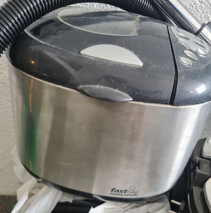 Máquina de fazer pão com muito pouco uso!  Fastbake