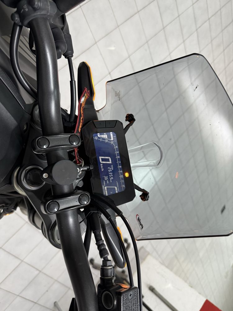 Honda CB300R 2019 c/ extras