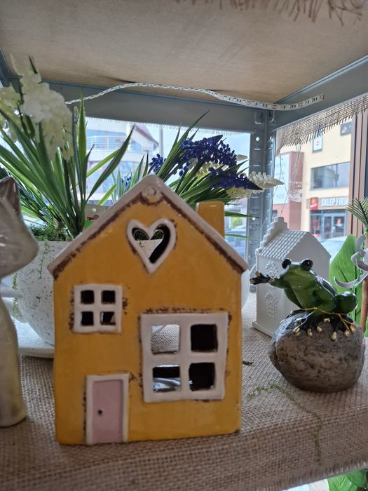 Domek ceramiczny na świeczkę tealight - żółty z serduszkiem
