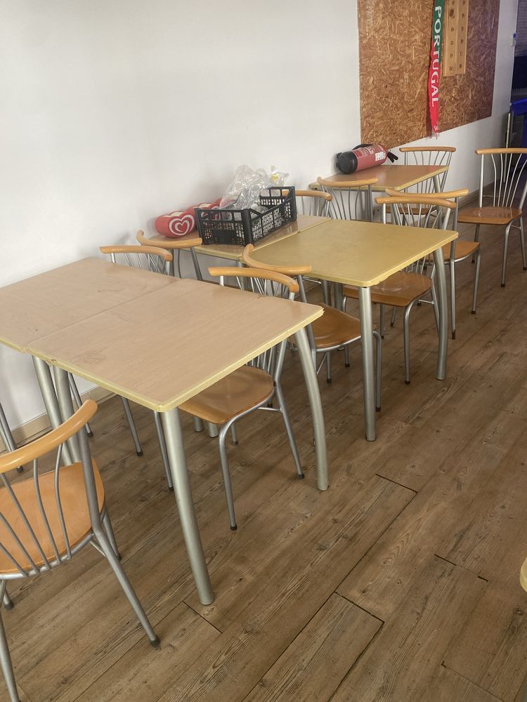 Mesa 70*70cm e cadeiras preco un