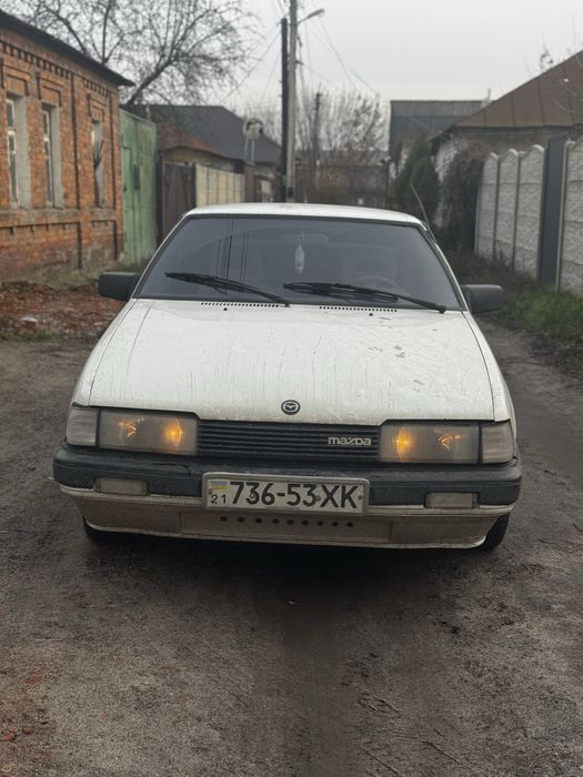 Mazda 626, 1,6 бензин карбюратор, хэтчбек, 1987 год