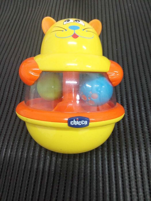 Brinquedo Chicco "Sempre em pé" em bom estado