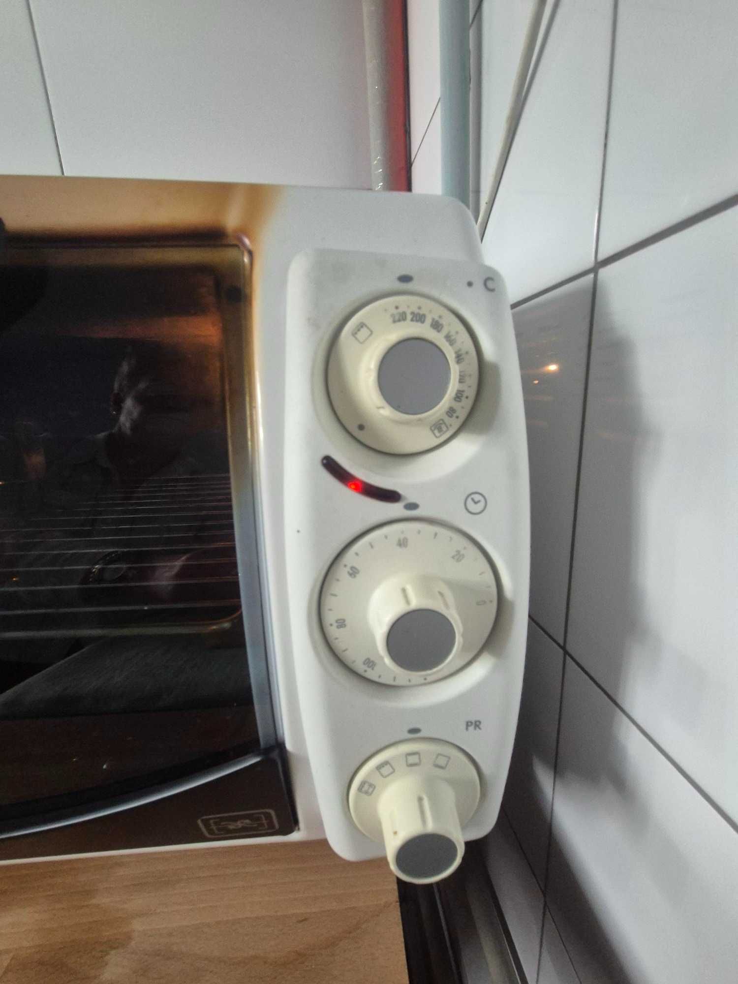 Piekarnik wolnostojący Delonghi