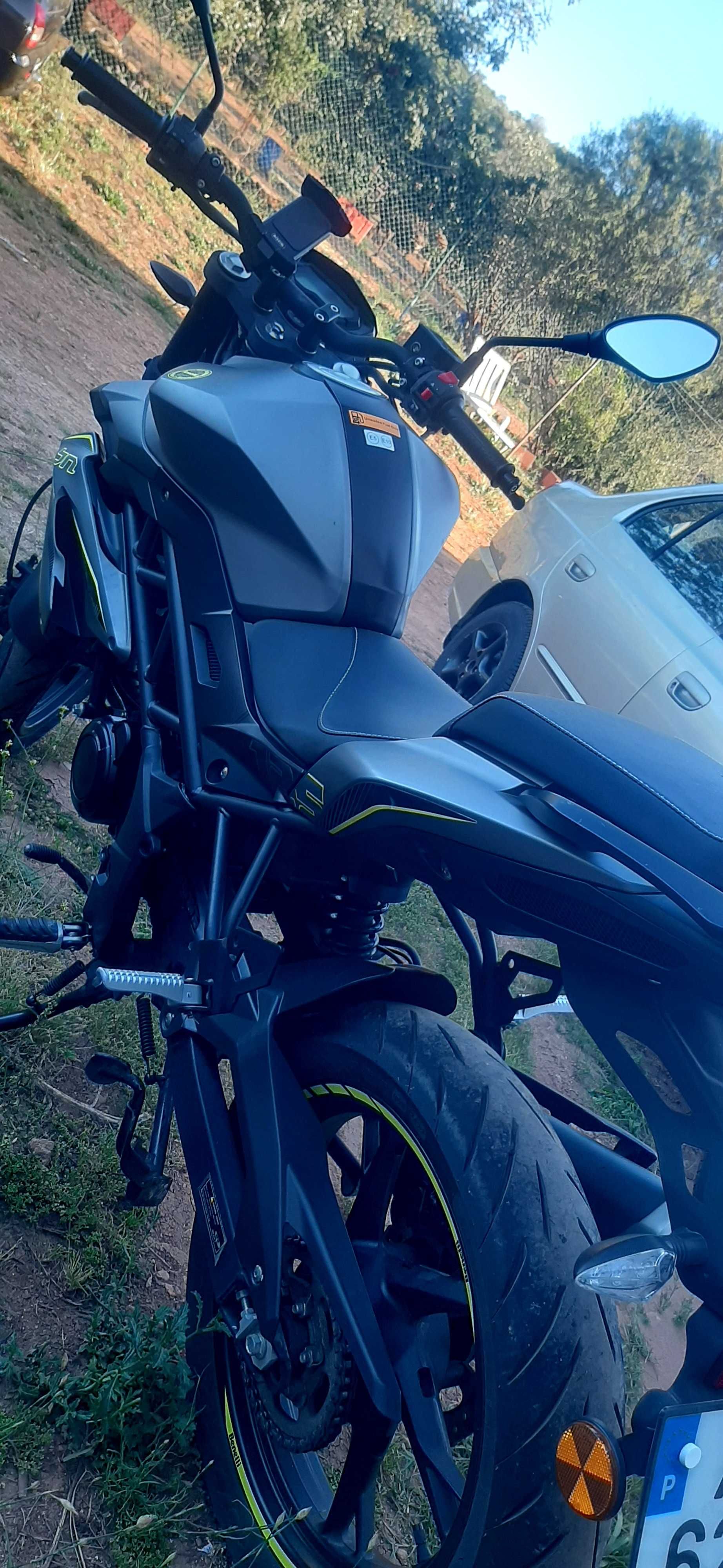 Vendo moto sn benelli 125 cilindrada