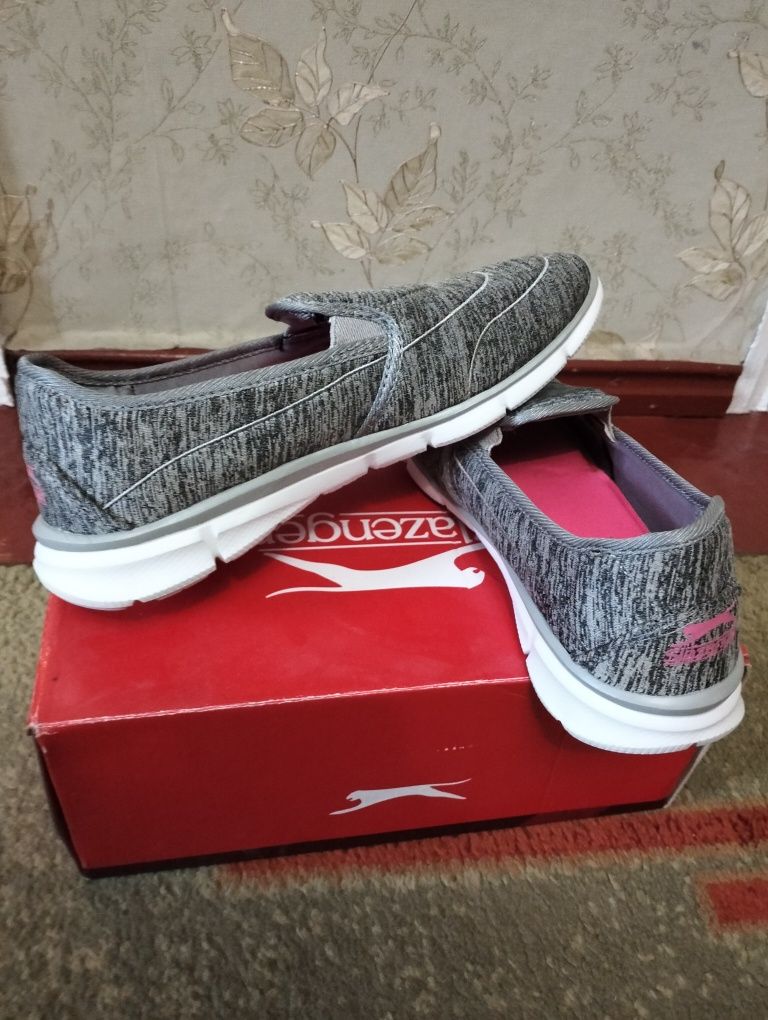 Продаю мокасини Slazenger