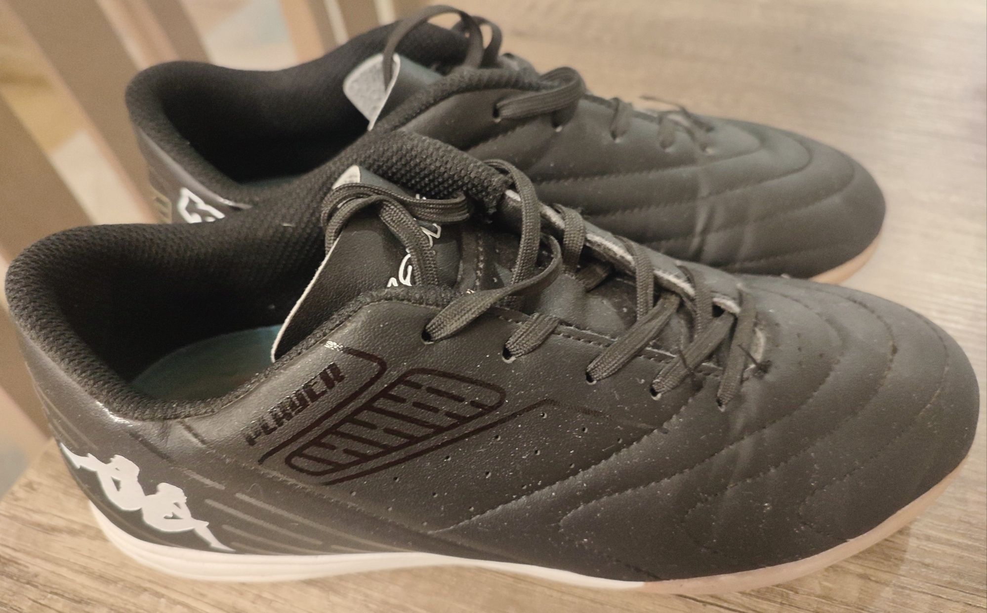 Buty sportowe halówki r. 39