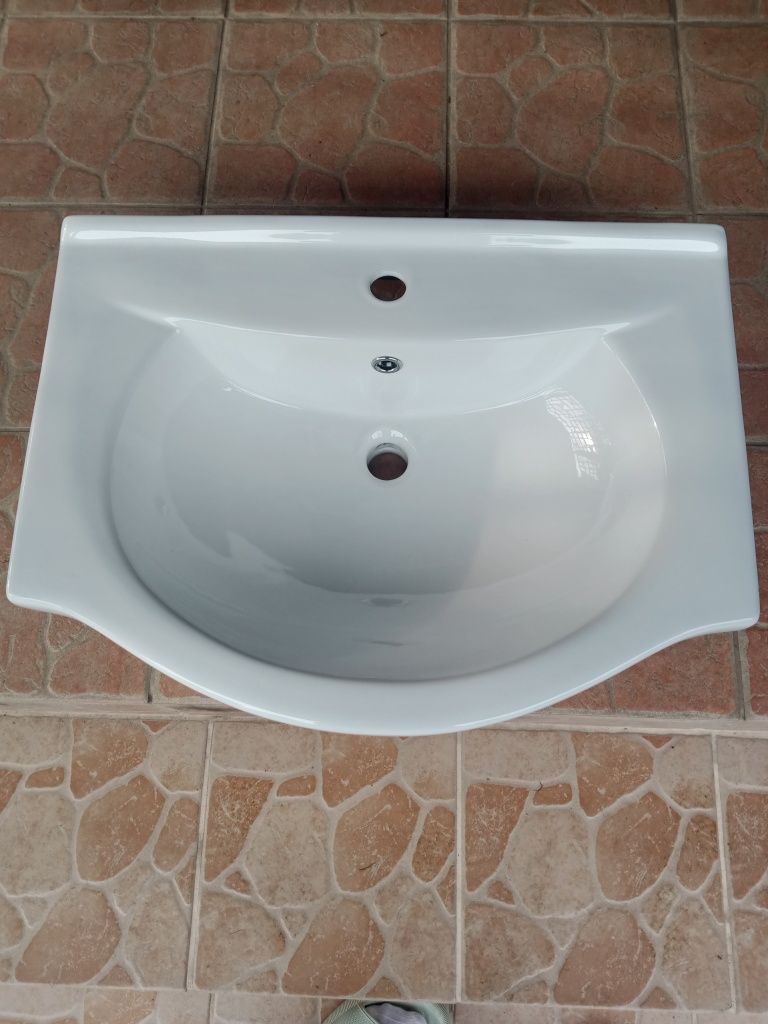 Umywalka łazienkowa ceramiczna