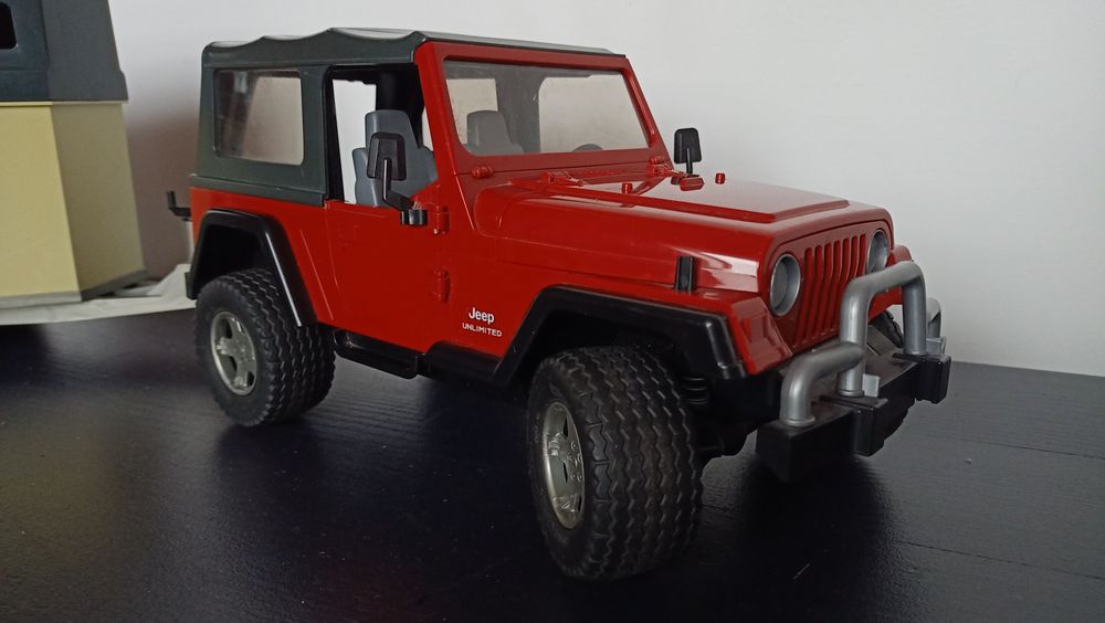 Jeep z przyczepą na konie Bruder