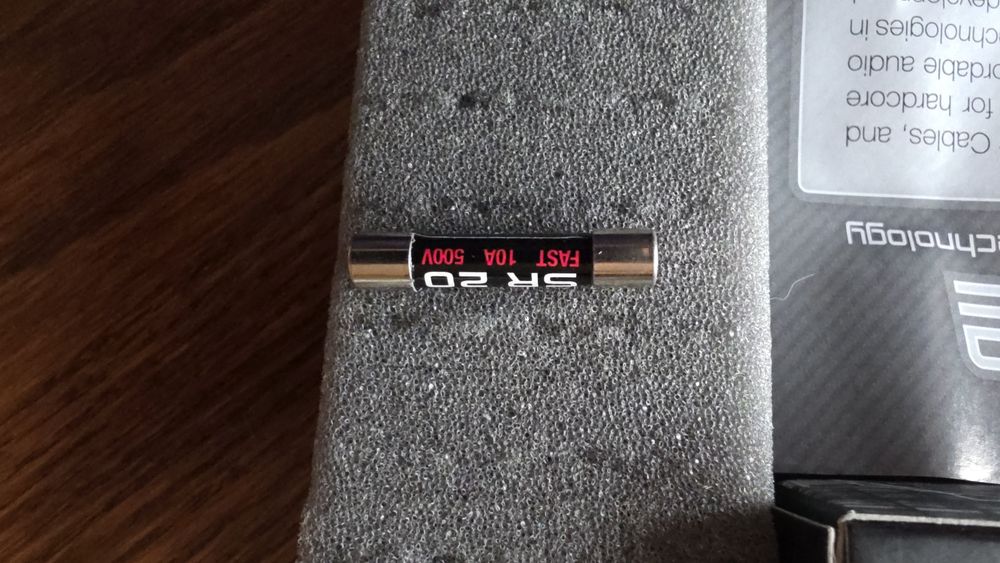 Synergistic Research sr20 bezpiecznik 6×32mm 10A