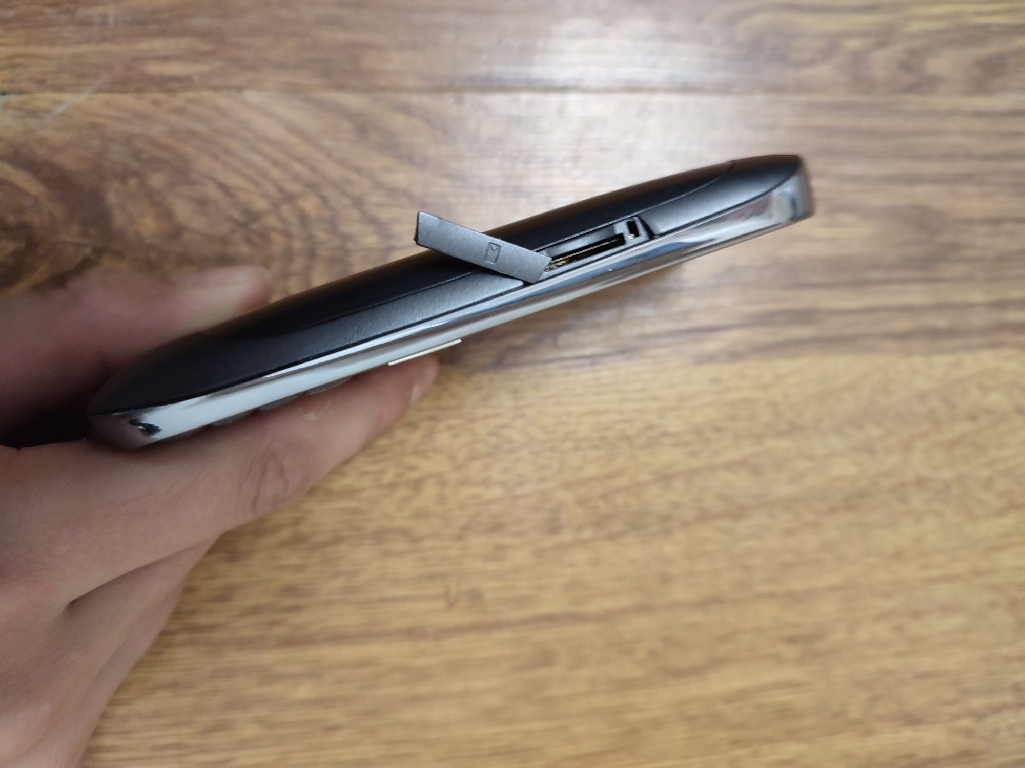 Nokia 320 Asha Кнопочный Телефон