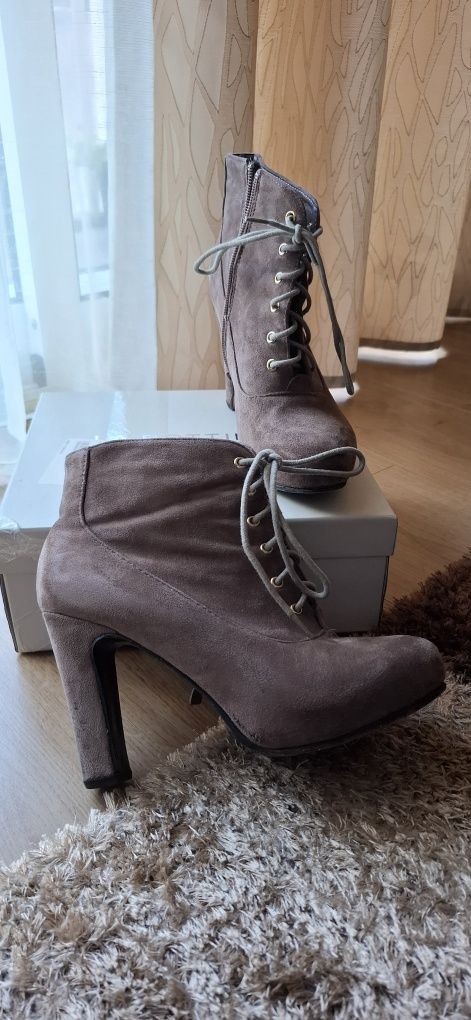 Botins camel N. 37