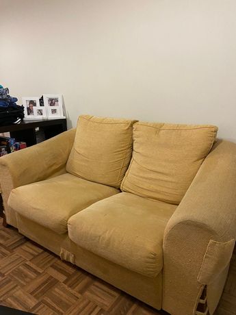 Vendo sofa para desocupar por 50€ zona de Aveiro