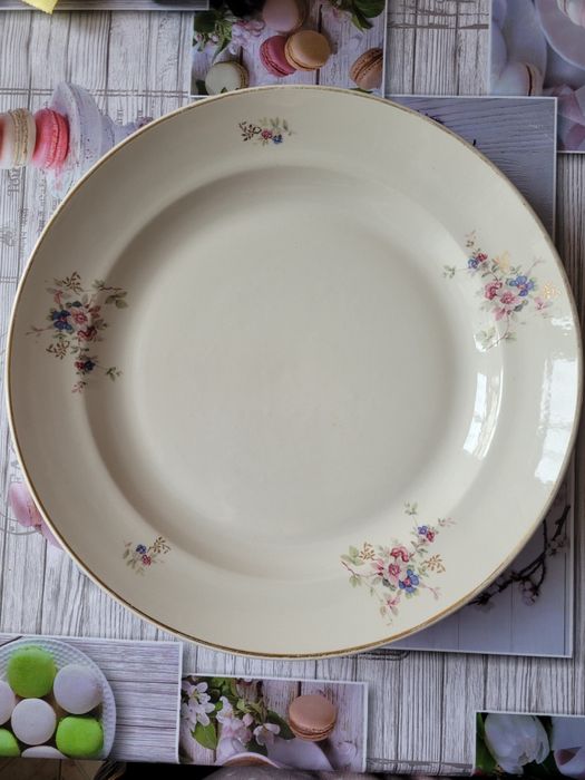 Блюдо з позолотою кругле і овальне