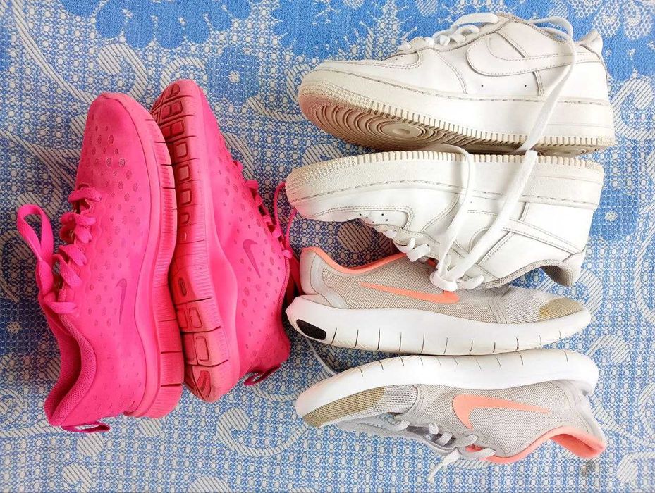 Продам Кросівки NIKE 3 Пари + Подарунки