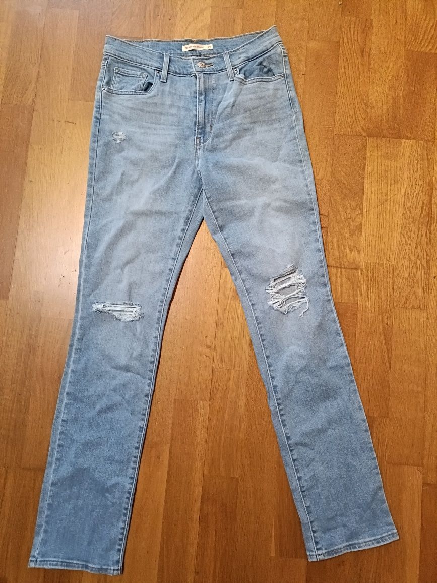 Jeansy Levi's r28
