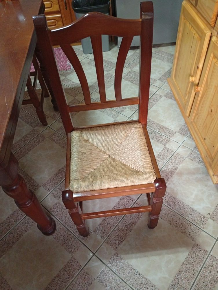 Mesa de Jantar extensivel + 6 cadeiras